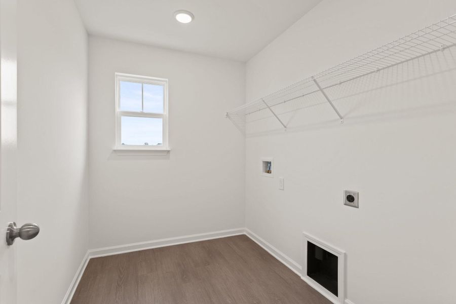 Spacious, unfurnished interior of a new home in Bellevue, Greenville (Image 26).