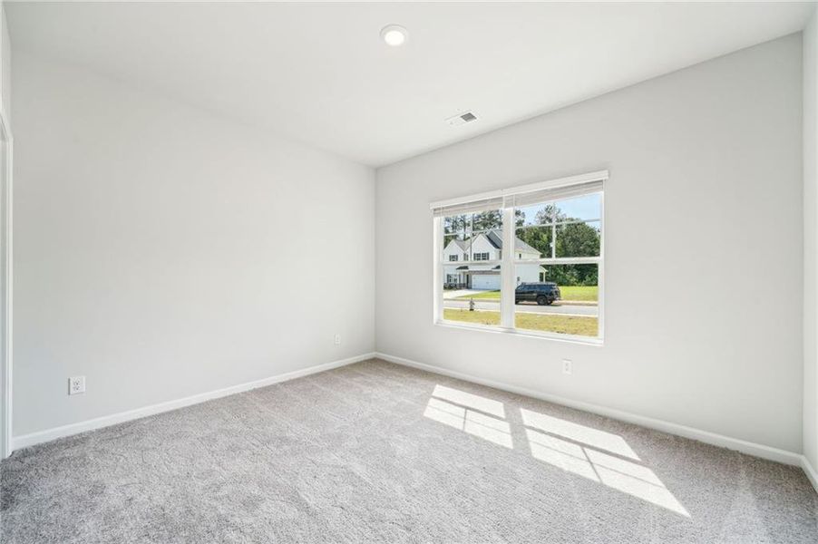 Spacious, unfurnished interior of a new home in Stephen's Landing, Loganville (Image 18).