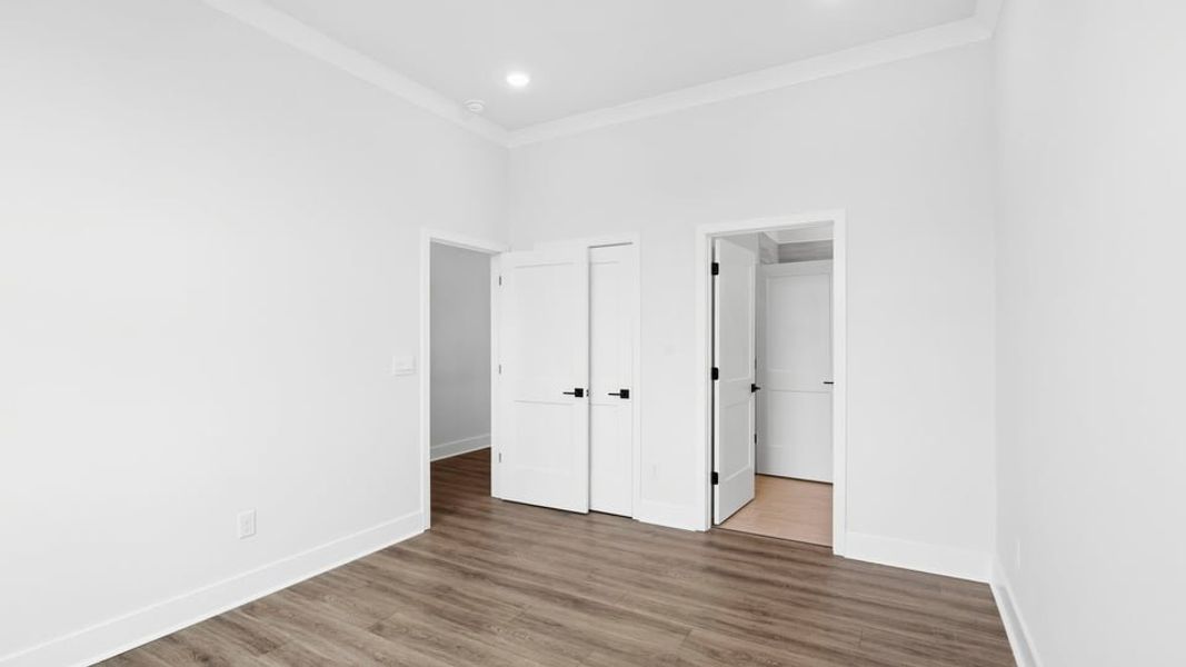Spacious, unfurnished interior of a new home in Sycamore Cove, Woodruff (Image 21).