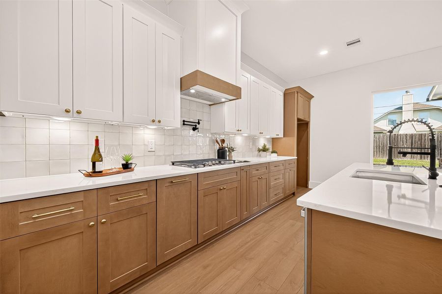 Furnished interior view inside a new home in , Tomball (Image 10).