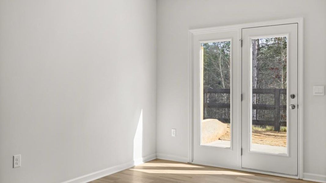 Spacious, unfurnished interior of a new home in Falcon Landing, Gainesville (Image 10).