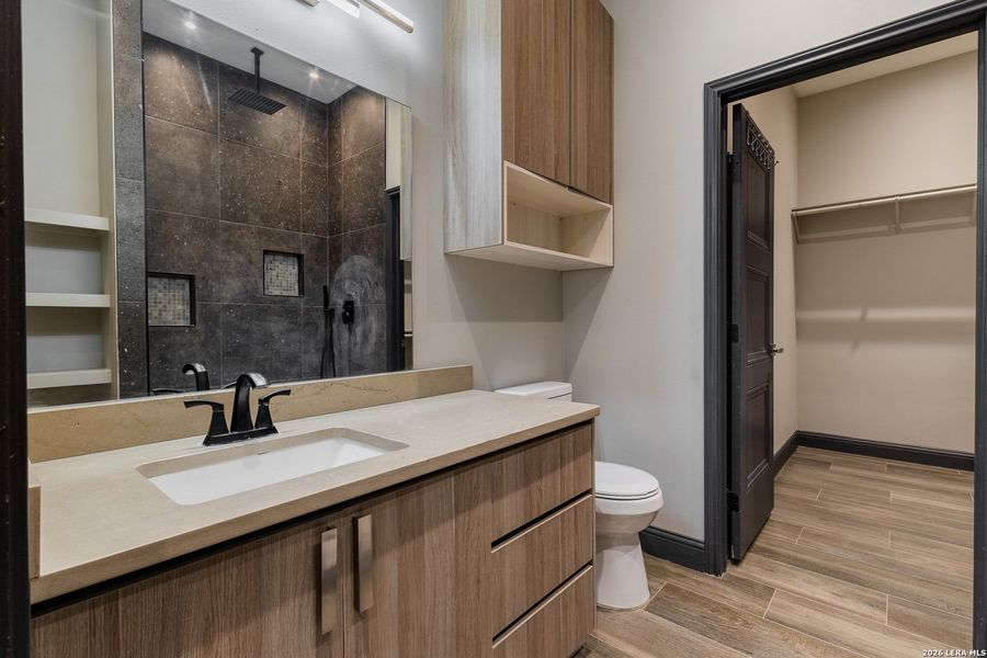 Furnished interior view inside a new home in , Eagle Pass (Image 9).
