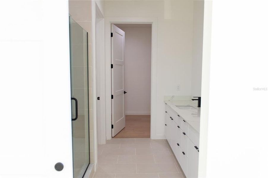 Spacious, unfurnished interior of a new home in Canvas City GWX, Tampa (Image 22).