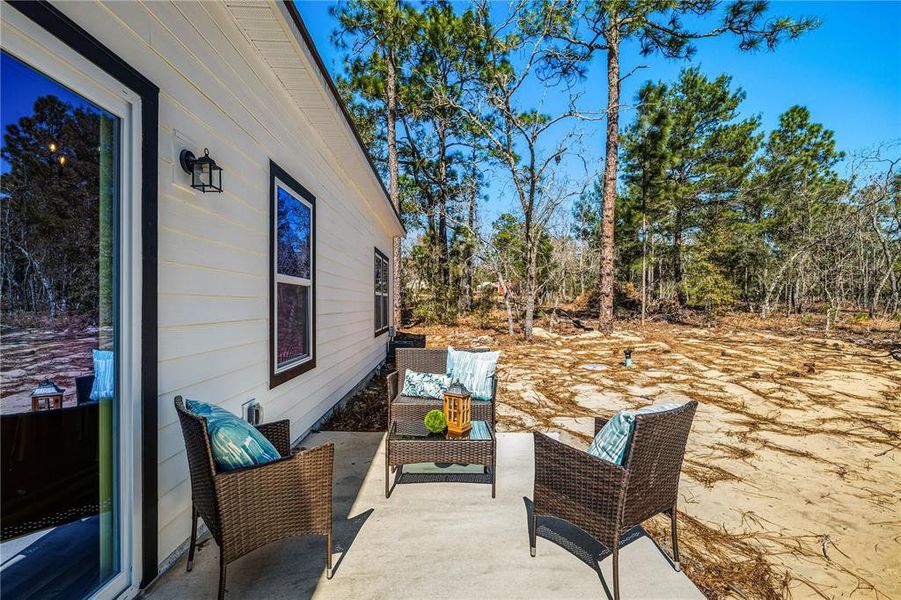 Exterior details and patio area of a home in , Keystone Heights (Image 4).