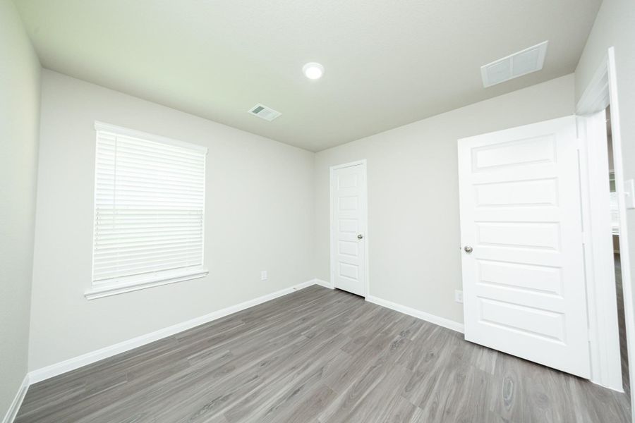 Spacious, unfurnished interior of a new home in Ridgeland Hills, Willis (Image 9).