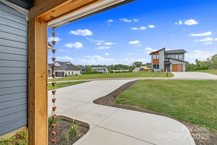 Image 38 of a home in .