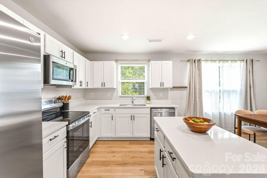 Furnished interior view inside a new home in , Kannapolis (Image 10).