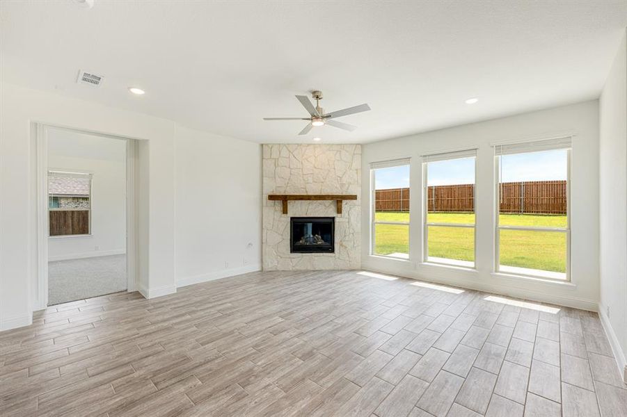 Spacious, unfurnished interior of a new home in Hampton Park, Glenn Heights (Image 17).