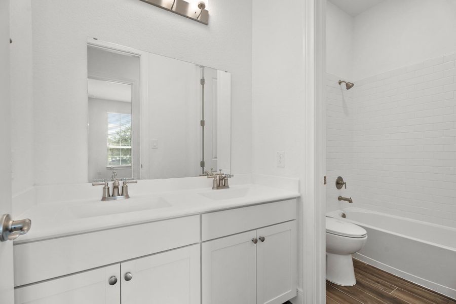 Hall bath (*Photo not of actual home and used for illustration purposes only.)