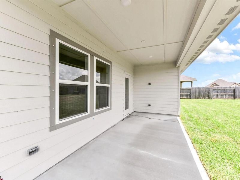 Exterior details and patio area of a home in Sierra Vista, Rosharon (Image 19). Exterior details and patio area of a home in Sierra Vista, Rosharon (Image 19).
