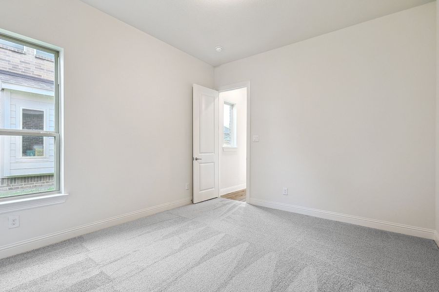 Representative unfurnished interior of a home built from the Classic Series - Vanderbilt by DRB Homes in Oaks at San Gabriel, Georgetown (Image 20).