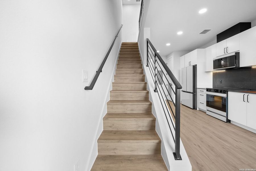 Spacious, unfurnished interior of a new home in , New Braunfels (Image 12).