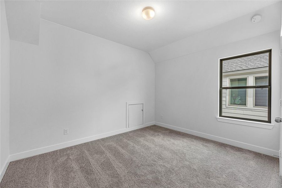 Spacious, unfurnished interior of a new home in Sunterra (Katy ISD), Katy (Image 12). Spacious, unfurnished interior of a new home in Sunterra (Katy ISD), Katy (Image 12).