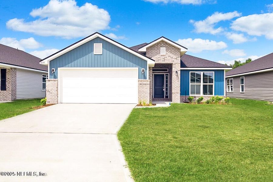 Exterior details and patio area of a home in Summerglen, Jacksonville (Image 2).