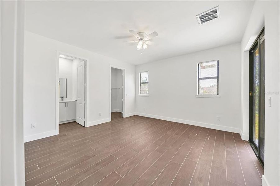 Spacious, unfurnished interior of a new home in , Port Charlotte (Image 32). Spacious, unfurnished interior of a new home in , Port Charlotte (Image 32).