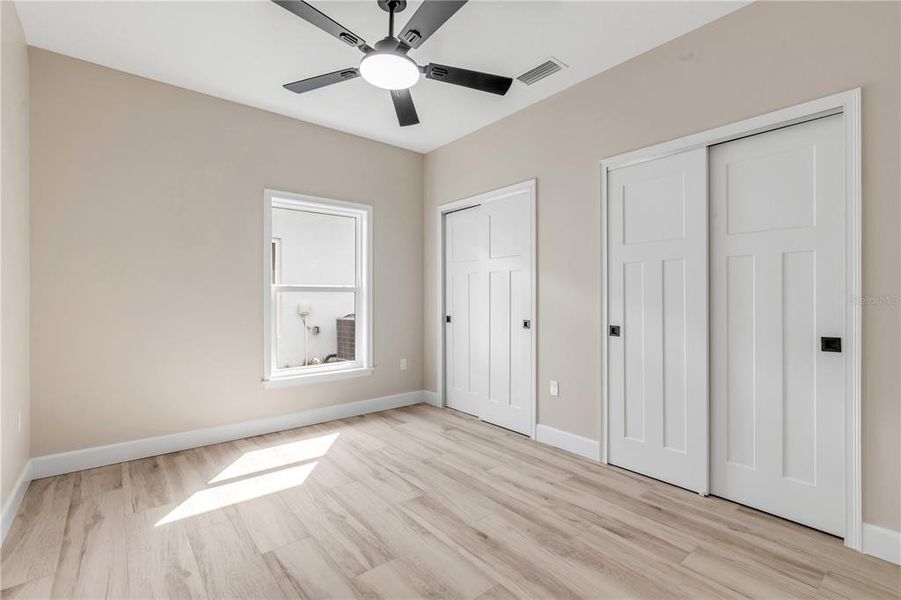 Spacious, unfurnished interior of a new home in , Oak Hill (Image 37).