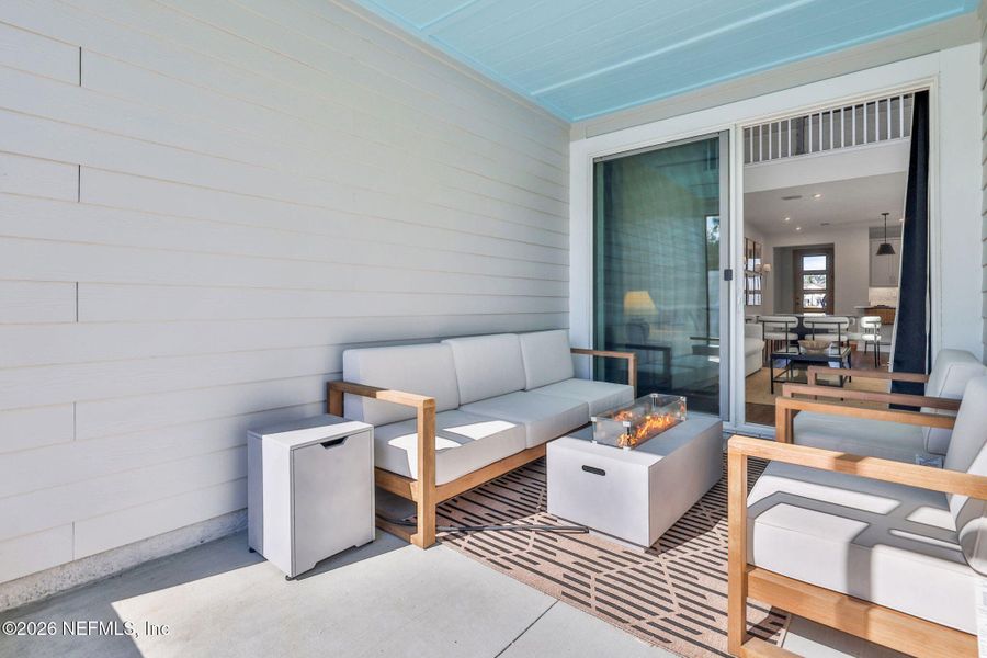 Exterior details and patio area of a home in , Jacksonville (Image 4).