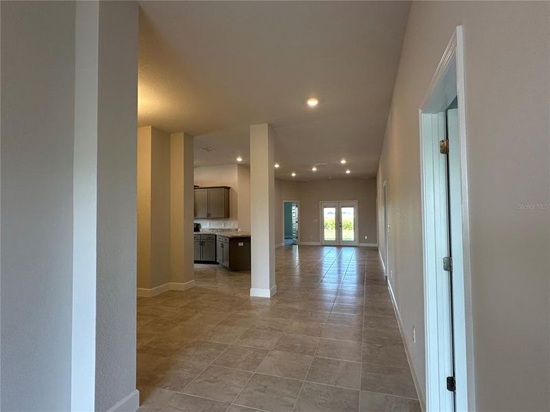 Spacious, unfurnished interior of a new home in Ocala Crossings South, Ocala (Image 16).