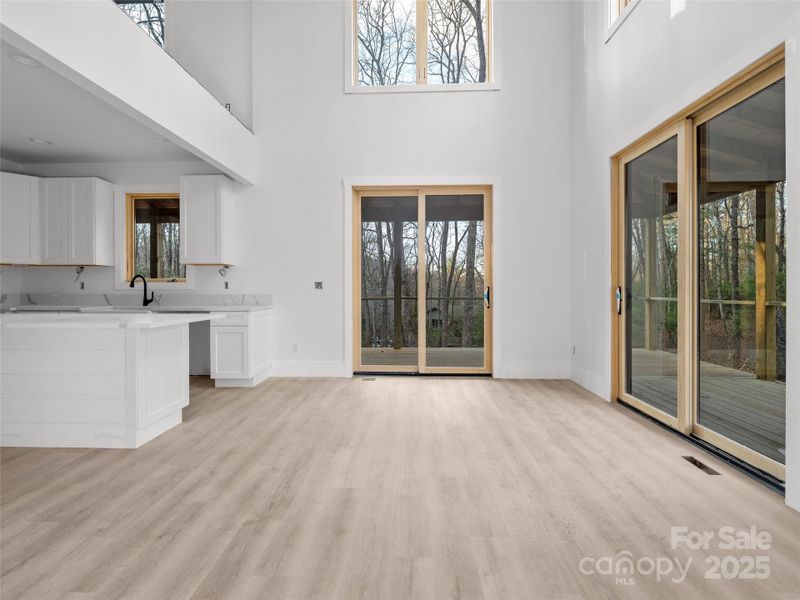 Spacious, unfurnished interior of a new home in , Lake Toxaway (Image 27). Spacious, unfurnished interior of a new home in , Lake Toxaway (Image 27).