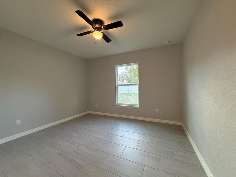 Spacious, unfurnished interior of a new home in , Dunnellon (Image 10).