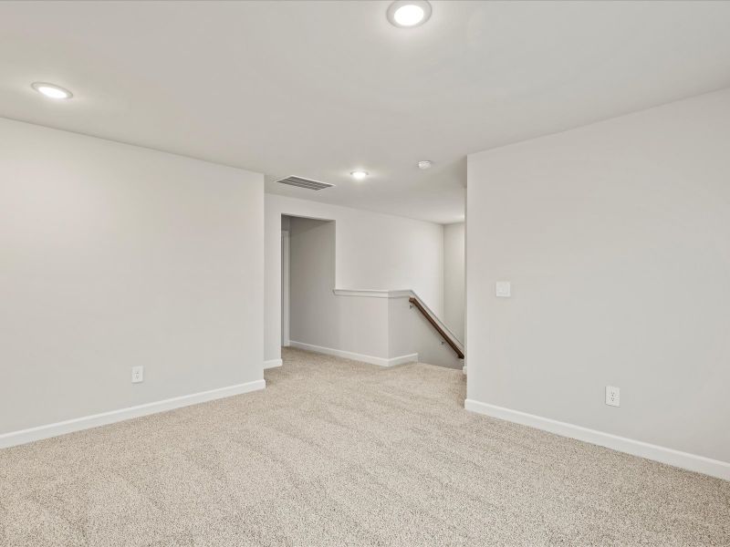 Spacious, unfurnished interior of a new home in Shiloh Valley, Piedmont (Image 8).