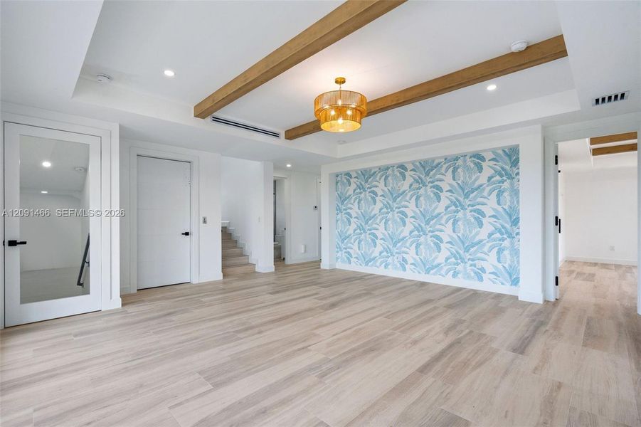 Spacious, unfurnished interior of a new home in , Tavernier (Image 22).