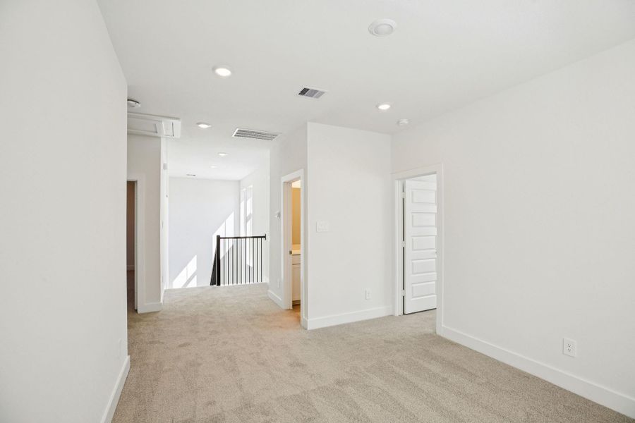 Spacious, unfurnished interior of a new home in Pinewood Trails - Luxe Series, Houston (Image 41).