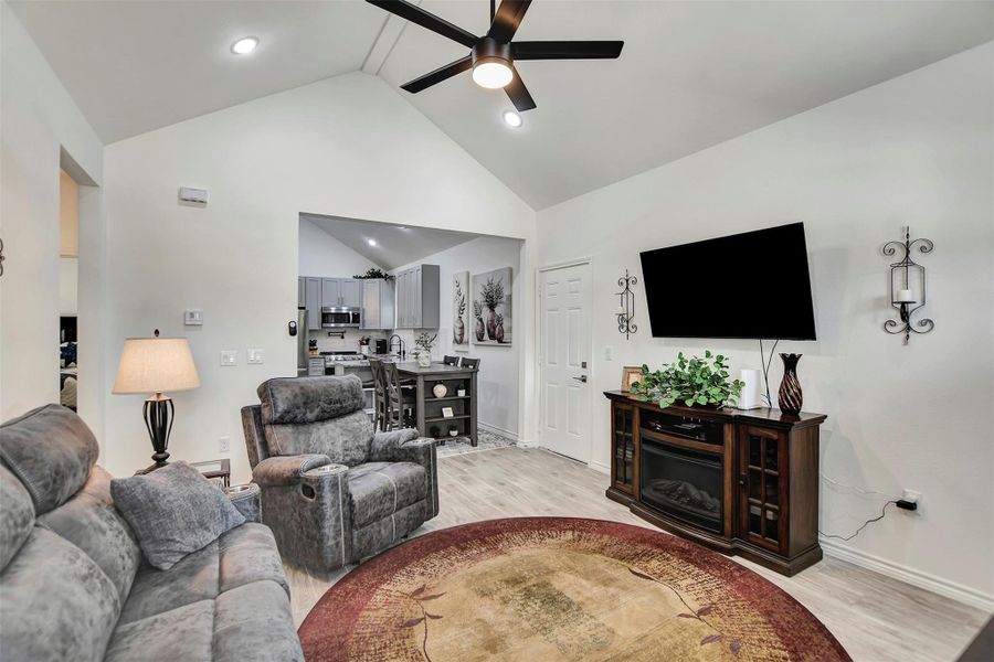 Furnished interior view inside a new home in Lake Conroe Village, Montgomery (Image 24).