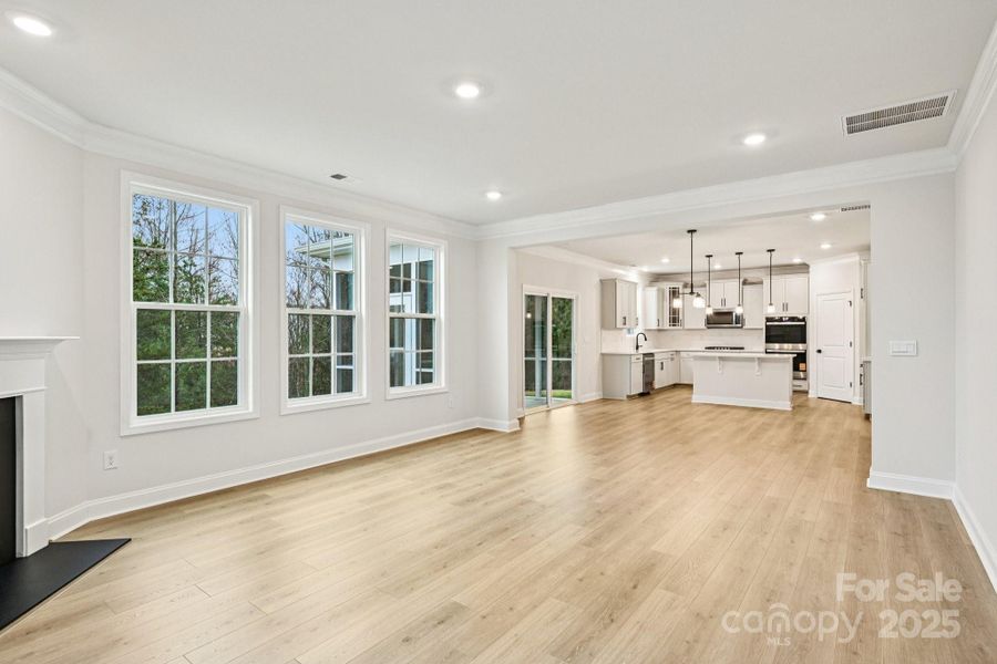 Spacious, unfurnished interior of a new home in Sylvan Creek, Denver (Image 30). Spacious, unfurnished interior of a new home in Sylvan Creek, Denver (Image 30).