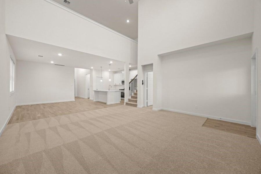 Spacious, unfurnished interior of a new home in Creekhaven, Iowa Colony (Image 14).