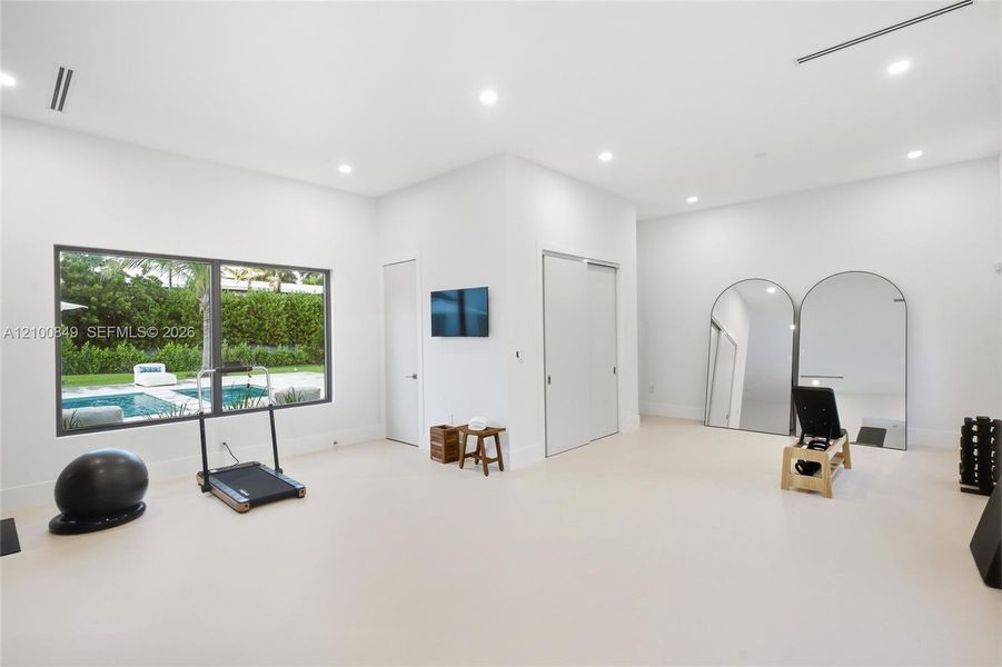 Image 56 of a home in .