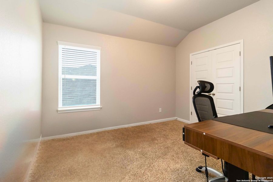 Spacious, unfurnished interior of a new home in Veranda: Classic, San Antonio (Image 19).