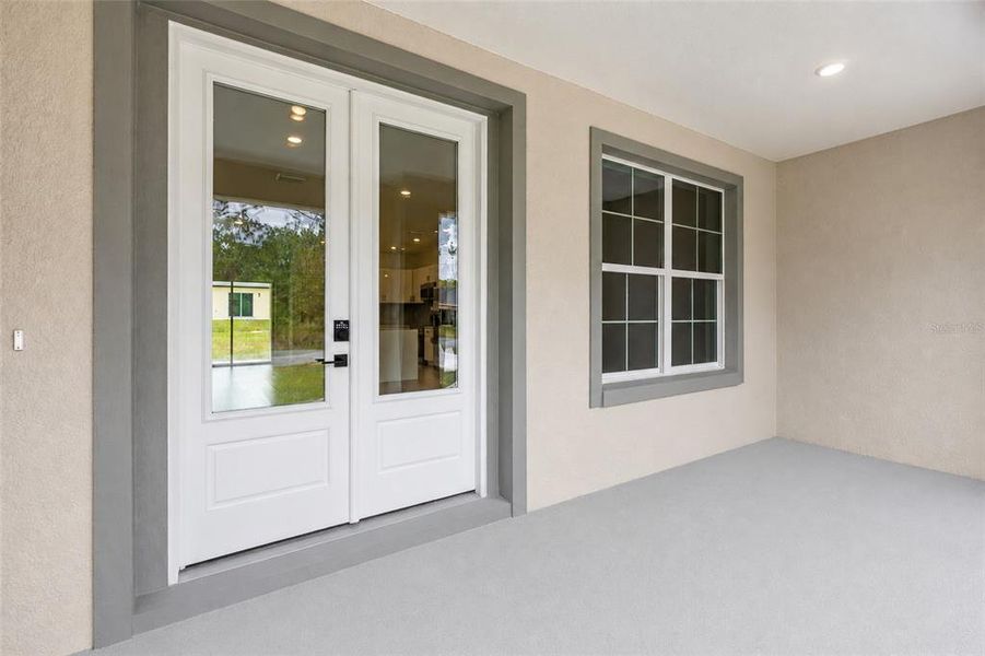 Exterior details and patio area of a home in , Citrus Springs (Image 19).