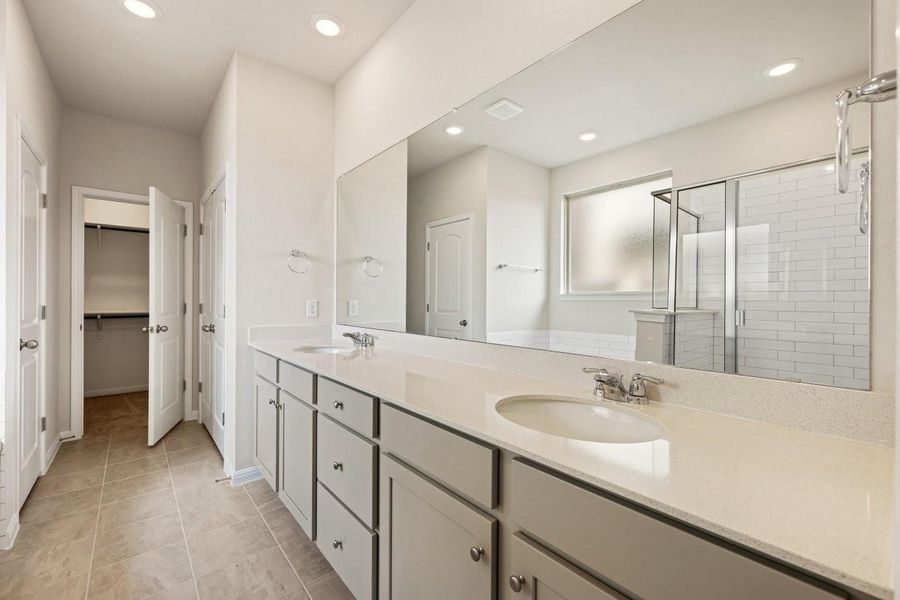 Photos are representative images and renderings for illustrative purposes only. Actual structural options and design images of the home may vary.