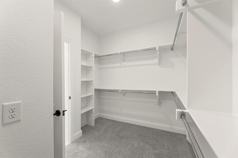 20. 2328 Leighton Top - Closet