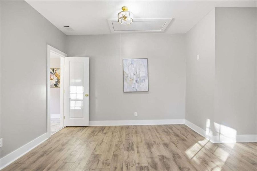 Spacious, unfurnished interior of a new home in , Temple (Image 20).
