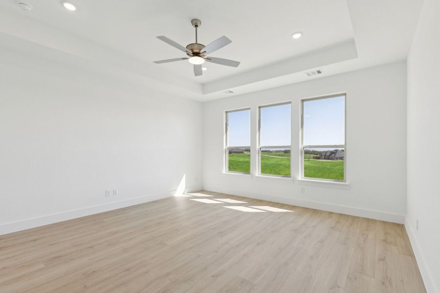 Spacious, unfurnished interior of a new home in Lakeway Estates, Waxahachie (Image 27). Spacious, unfurnished interior of a new home in Lakeway Estates, Waxahachie (Image 27).