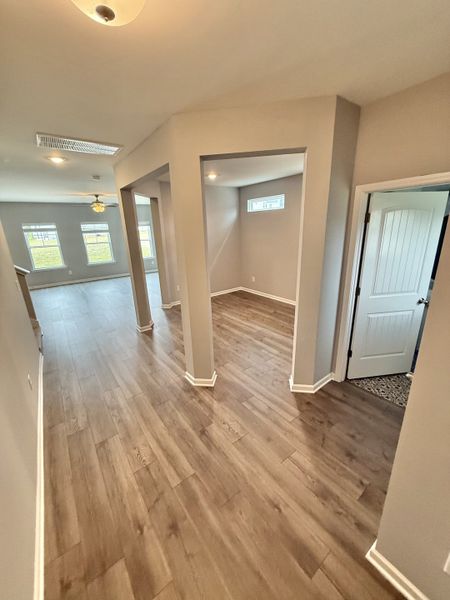 Spacious, unfurnished interior of a new home in Hobson Park, Antioch (Image 8).