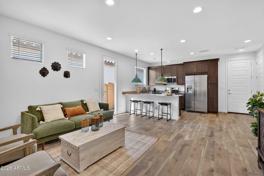 16-web-or-mls-589953 Dutchman Dr