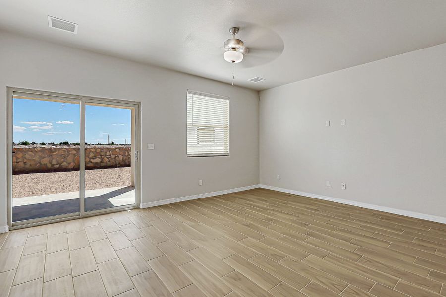Representative unfurnished interior of a home built from the Sinatra by View Homes in Enchanted Hills, El Paso (Image 44).