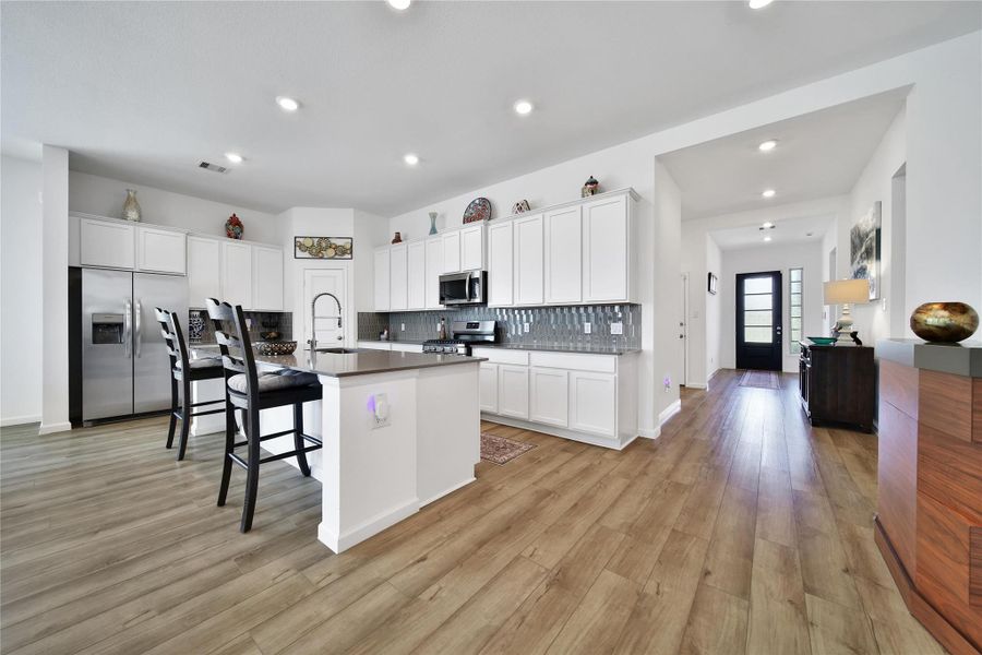 Light Bright and Barely Lived In!