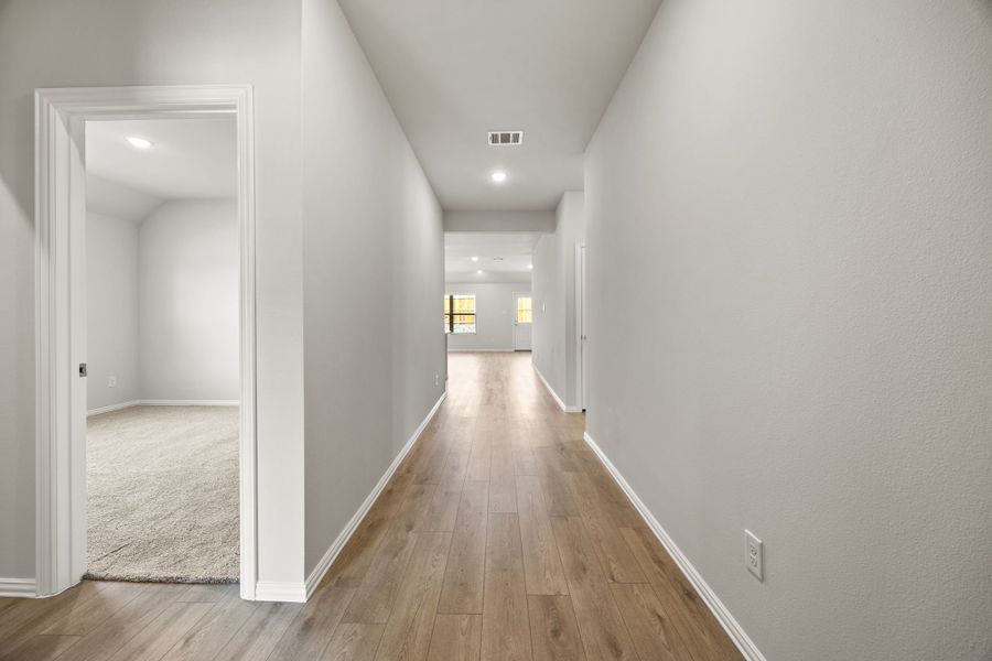 Spacious, unfurnished interior of a new home in Rolling Ridge, Van Alstyne (Image 7). Spacious, unfurnished interior of a new home in Rolling Ridge, Van Alstyne (Image 7).
