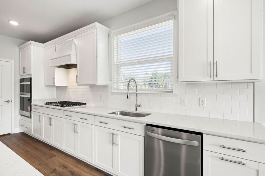 Furnished interior view inside a new home in Del Webb Savannah at Heartwood, Richmond Hill (Image 6).