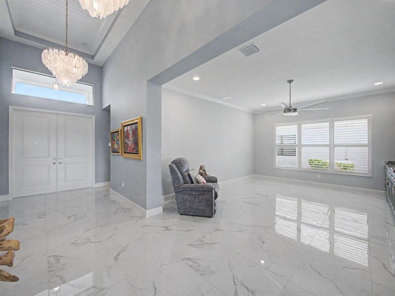 Entry/Dining