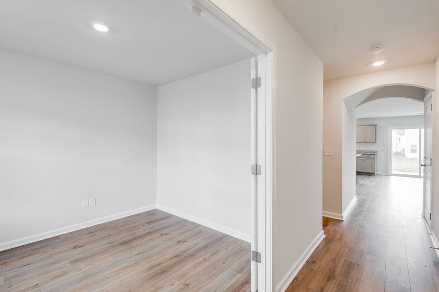 Spacious, unfurnished interior of a new home in Bluefield, Lexington (Image 15). Spacious, unfurnished interior of a new home in Bluefield, Lexington (Image 15).