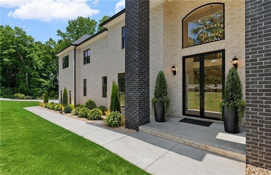 Exterior details and patio area of a home in , Acworth (Image 33).