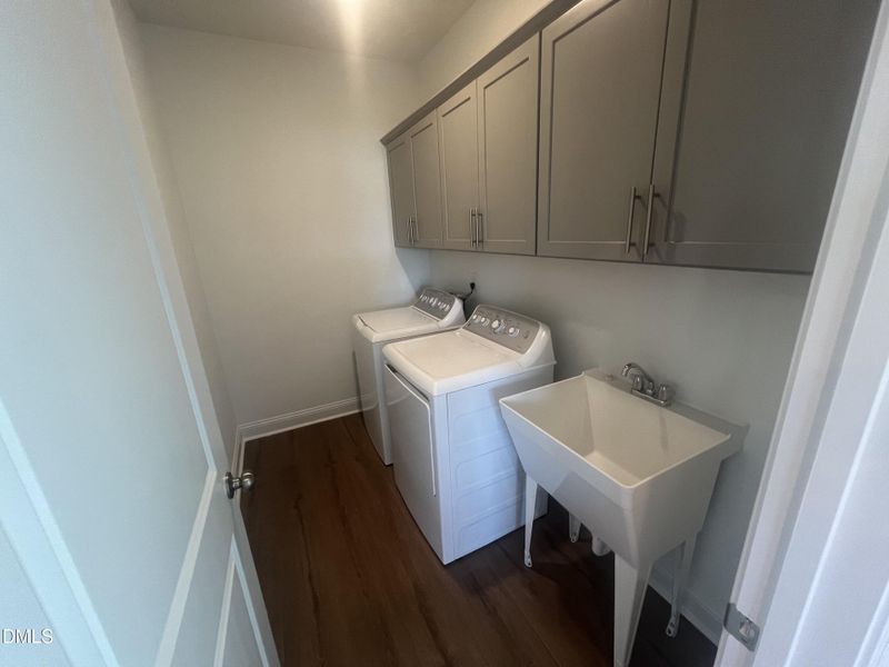 SUN_Stoneriver_Pic_EastmanIII_Laundry_1o