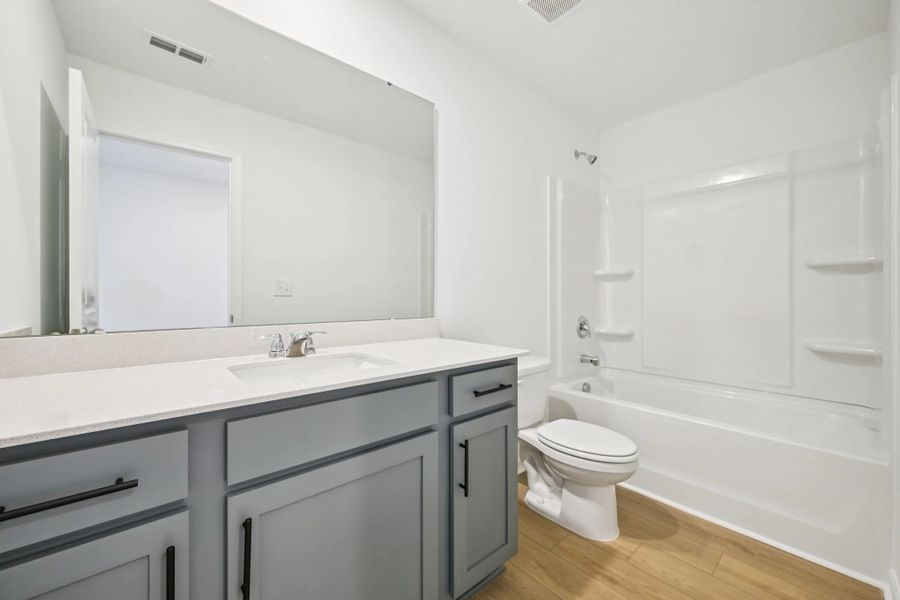 Representative images and renderings are for illustrative purposes. Actual structural options and design finishes of home may vary. Representative images and renderings are for illustrative purposes. Actual structural options and design finishes of home may vary.