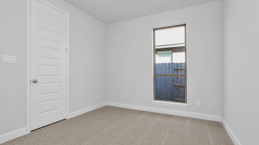 Spacious, unfurnished interior of a new home in Valencia, Manvel (Image 15).