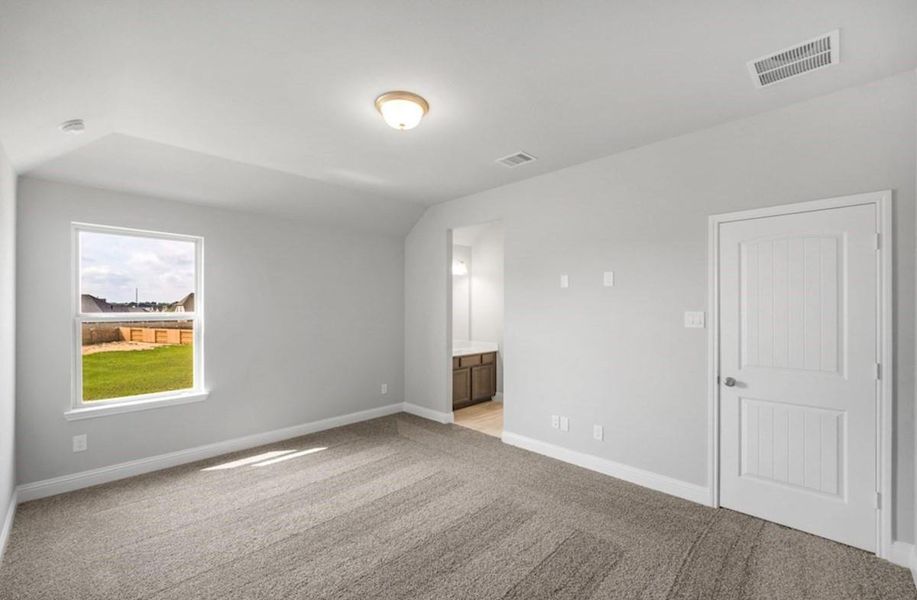 Spacious, unfurnished interior of a new home in Amira: Hilltop Collection, Tomball (Image 9).